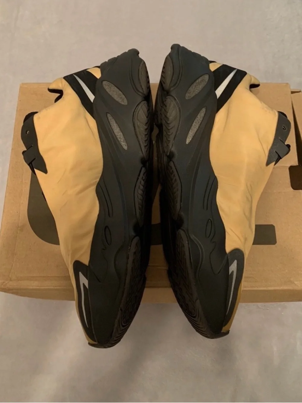 Yeezy Boost 700 MNVN Honey Flux Size 8.5